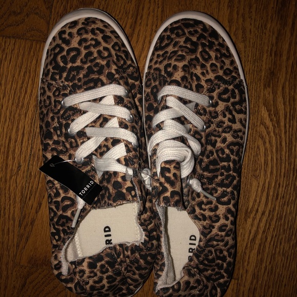 Torrid Ruched Leopard Print Sneakers NWT - Picture 3 of 4